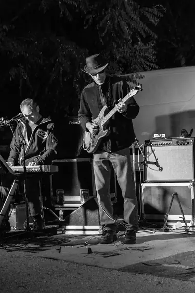 2304038159685253